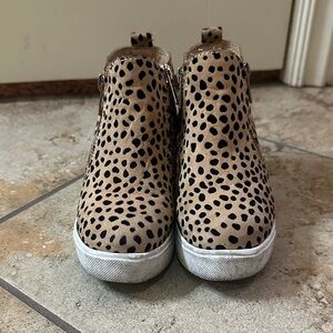 Soda Kids Tan and Black Spot Boots